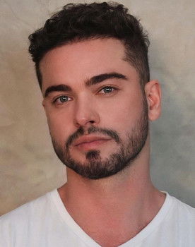 Sidney Sampaio as Delegado André Medeiros