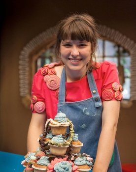 Rosa Marie Gjerluff Nyholm as Rosa fra Rouladegade