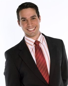 Miguel Augusto Rodríguez as Doctor Williams