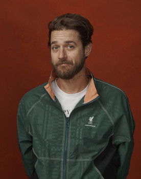 Kyle de Vre as The Bartender