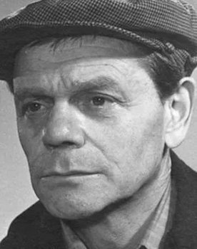 Viktor Uralsky as Михаил Иванович Калинин