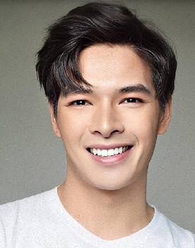 Tang Patiphan Suamakok as Radit [Ram's older brother]