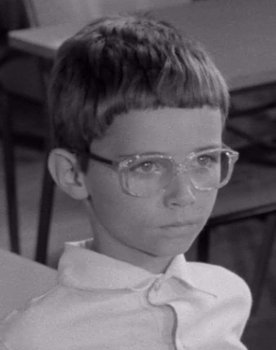 Olivier Straub as Ernesto