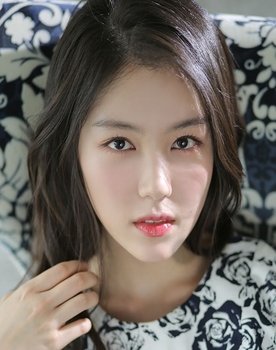 Park Shi-woo as Kyung Hee [Young]