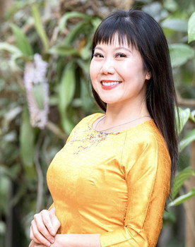 Thu Hương as Bà Vạn