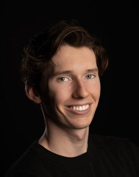 Ryan Lee Loftus as Leopold Linus Alexander