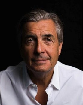 Andy Harries as Self