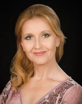 Ági Kökényessy as Peppe