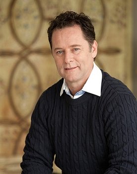 Javier Valdés as 
