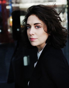 Verena Güntner as Paula Modersohn Becker (voice)