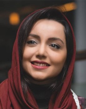 Nazanin Bayati as Sanaz Goodarzi