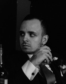 Giovanni Chiva as Mechanic