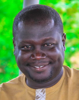 Saleh Sambo as Village's Chief