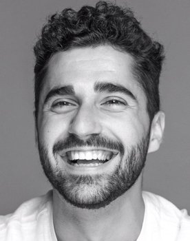 Eduardo Ferrés as Alex