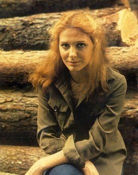 Yelena Ivochkina as Anna-Maria