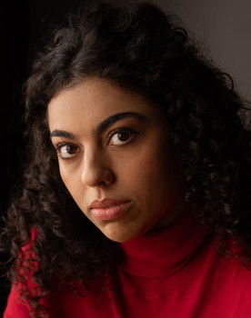 Maria Eduarda Pêcego as Lúcia