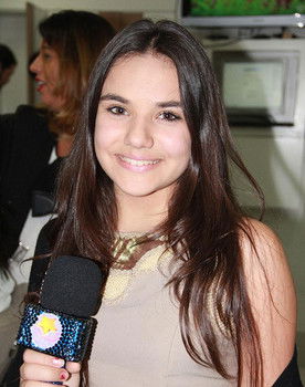 Bia Passos as Manuela Mariz Ortega (Manu)