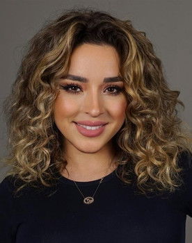 Nurana Tohidi as Zeynəb