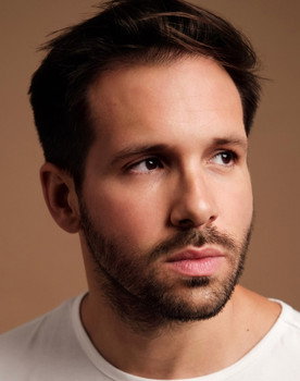 Damien Lauretta as Self