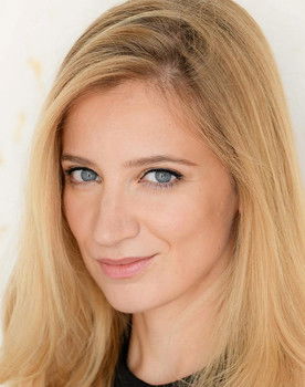 Adriana Vecchioli as Lola