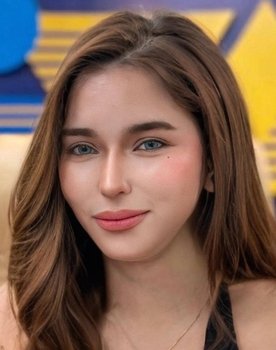 Roxanne De Vera