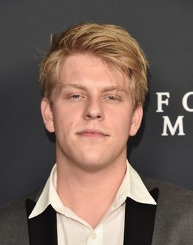 Jackson Odell as Zeke