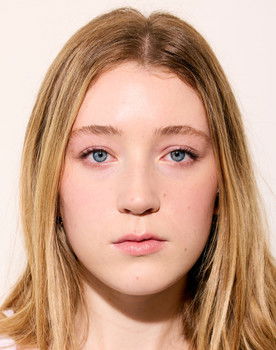 Emma Halleen as Elle