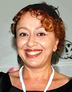 Şebnem Sönmez as Suna