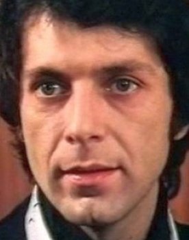 Mario Pollak as Paul