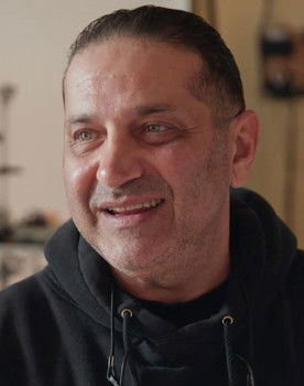 Hamid Moslehi as Self