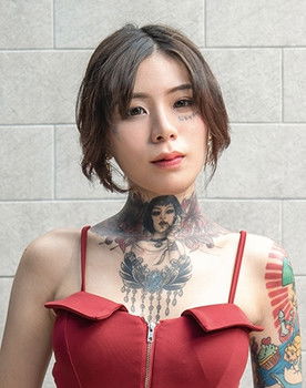 Ai Qiu as Uncredited