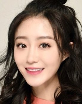 Krystal Lan as Fang Fang