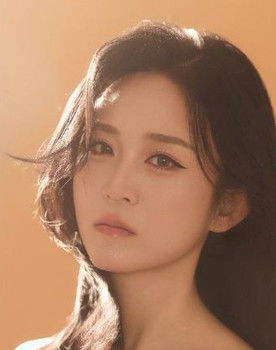 Bai Yi Mo as 靳玉英