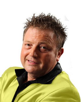 Marc Grondelings as Carl