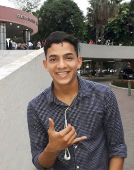 Kevin Chapin as El Kevin