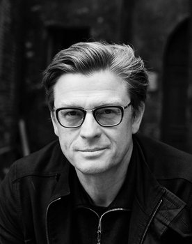 Hendrik Handloegten as 