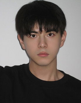 吕思瞳 as Yang Yang