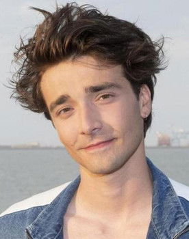 Aaron Blommaert as Self - Host