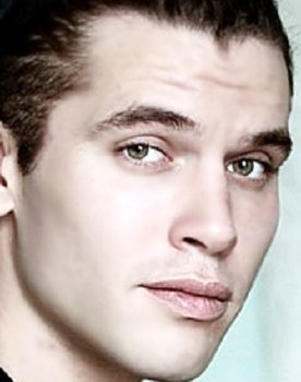 Pavel Artemiev as Изворин