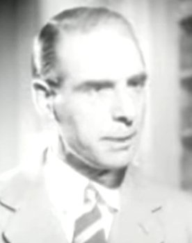 Cirilo Etulain as 