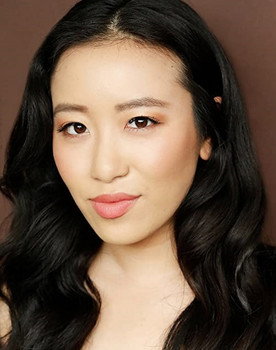 Grace Yoo as Hestia