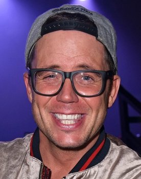 Lorenz Büffel as self