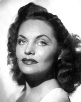 Marilyn Buferd as Madame Bonacieux