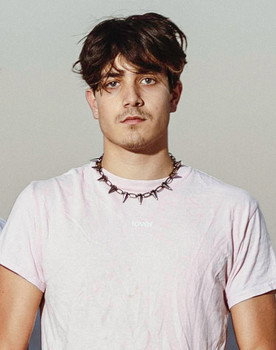 Fernando Siqueira as Self