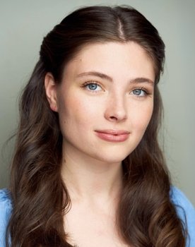Lizzy Cenicola as Daisy