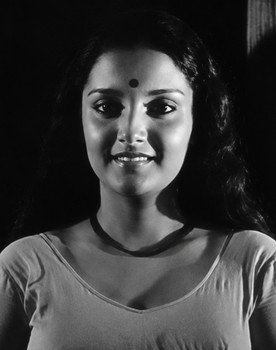 Rani Padmini as Neena Cheriyan