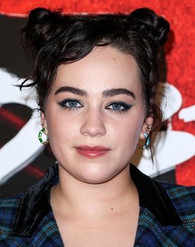Mary Mouser as Eloise (voice)