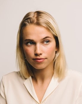 Thea Sofie Loch Næss as Lucy