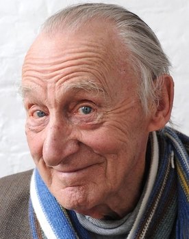 Geoffrey Bayldon as Harwent