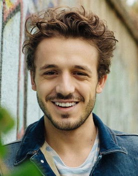 Alessandro Bertoncini as Alessandro